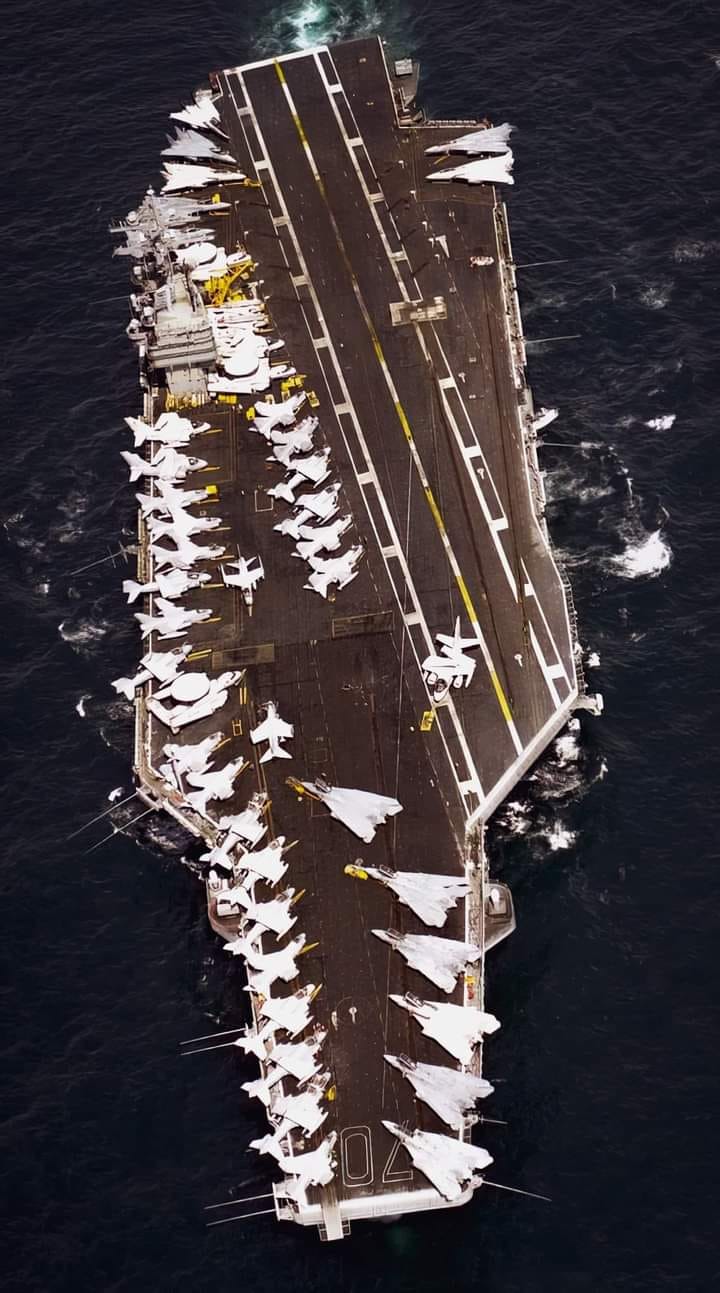 USS Carl Vinson CVN-70 veteran displays vispermare