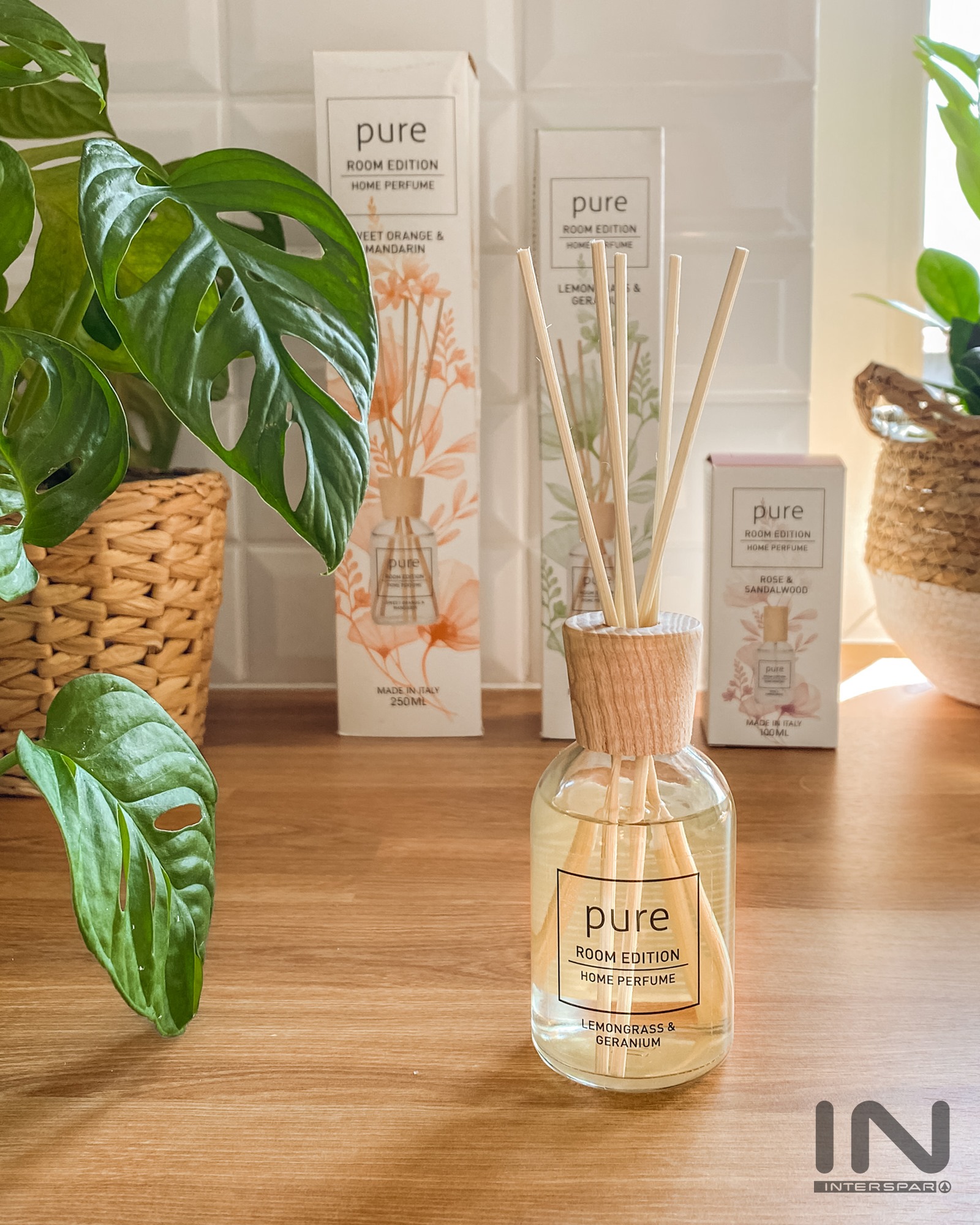 Jetzt kommt pure(r) Duftgenuss! Unsere neue Exklusivmarke pure ROOM EDITION bringt inspirierenden Raumduft in dein Zuhause. Ab sofort findest du sieben verschiedene Duftrichtungen in deinem INTERSPAR