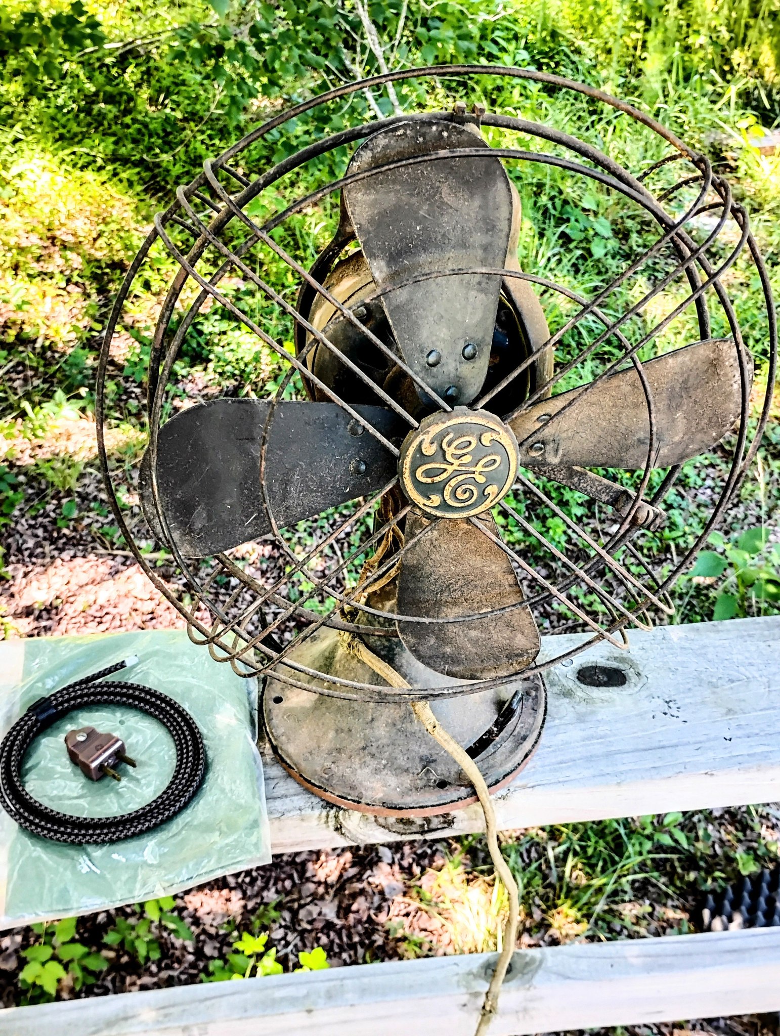 Restored 1930s General Electric Cat 42x548 fan