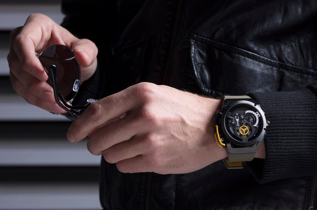 可翻轉的錶頭, 雙機芯 / 雙面功能的自動上鍊機械錶,... - 天儀國際 Art Of Time Int'l | Facebook