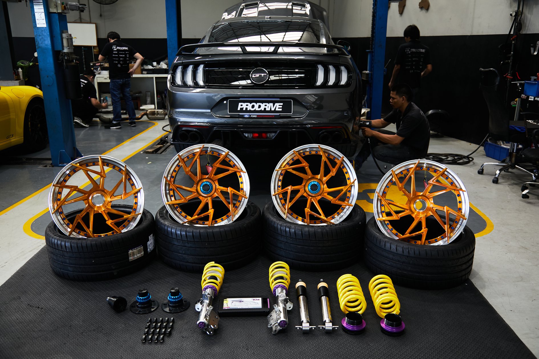 Prodrive - Ford Mustang GT 5.0 V8 เตรียมติดตั้ง ล้อ BC...