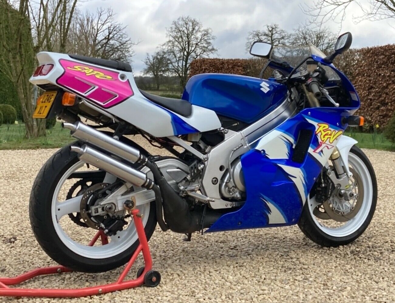 1994 Suzuki RGV250 VJ22A - Could only be from the 90's with those