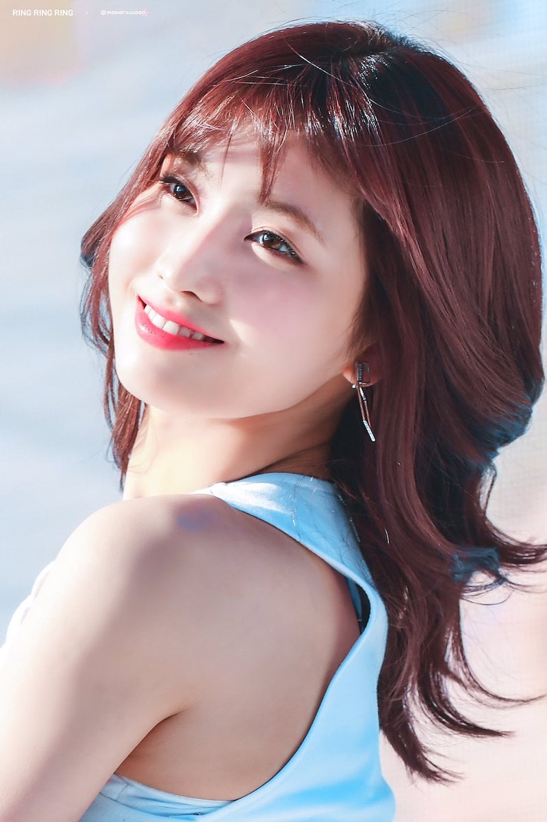 もも•*¨*•.¸♬︎ 170514 MOMO 💙🍑✨ cr. @Ringx3_ #TWICE #트와이스 ​#모모 #MOMO #โมโมะ