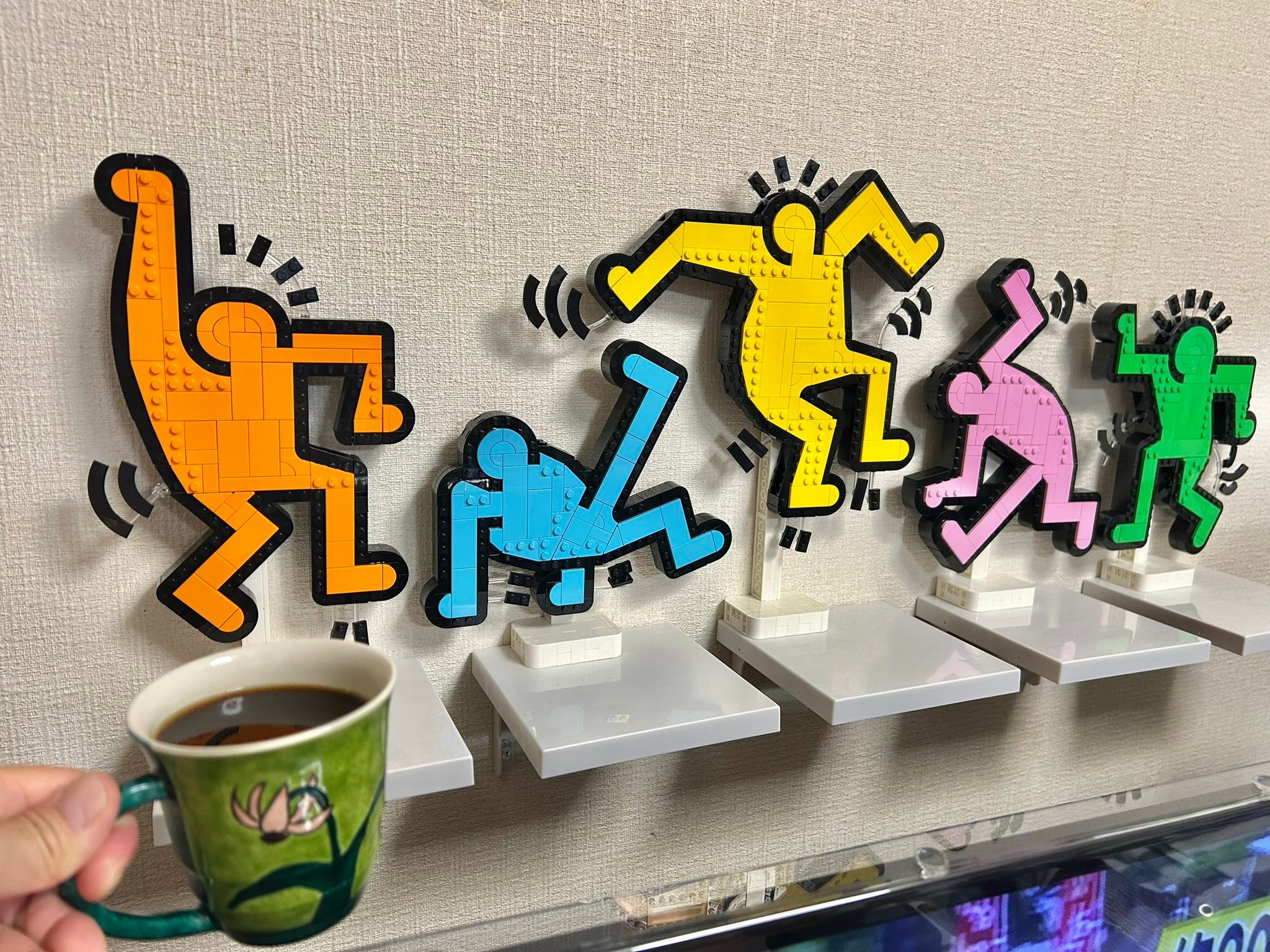 Clementoni Keith Haring jigsaw puzzle】 先月末に制作開始した
