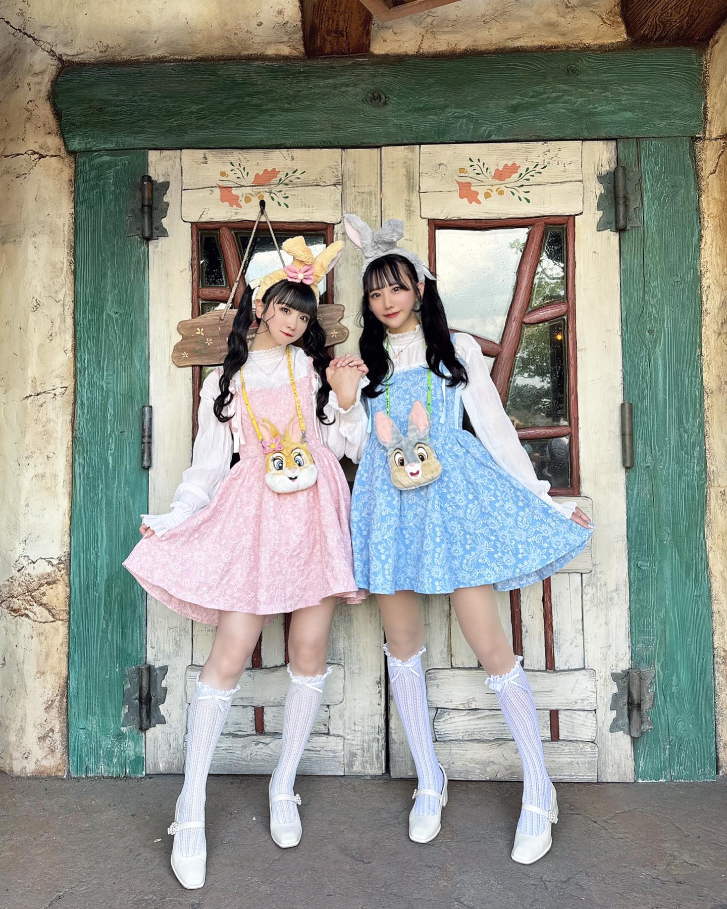 ミスバニー＆とんすけ??? ⁡ ⁡ みくちゅと双子コーデしたよ 