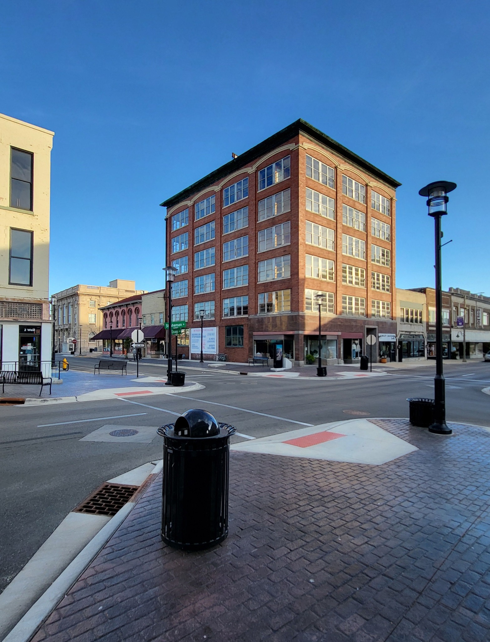 Is this the original Journal Standard building in Freeport?