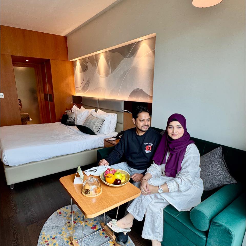 Agar Mumbai mein ho aur romantic vibes + royal Mughlai feast ek hi ...