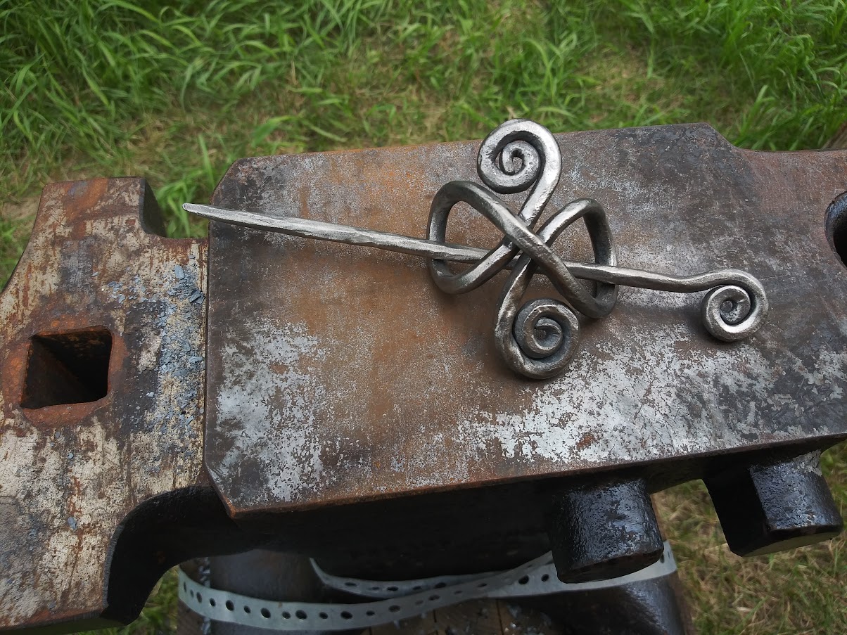 Lost Forest Forge - Almost done with an EDC Hunter made out of 80CRV2 ...