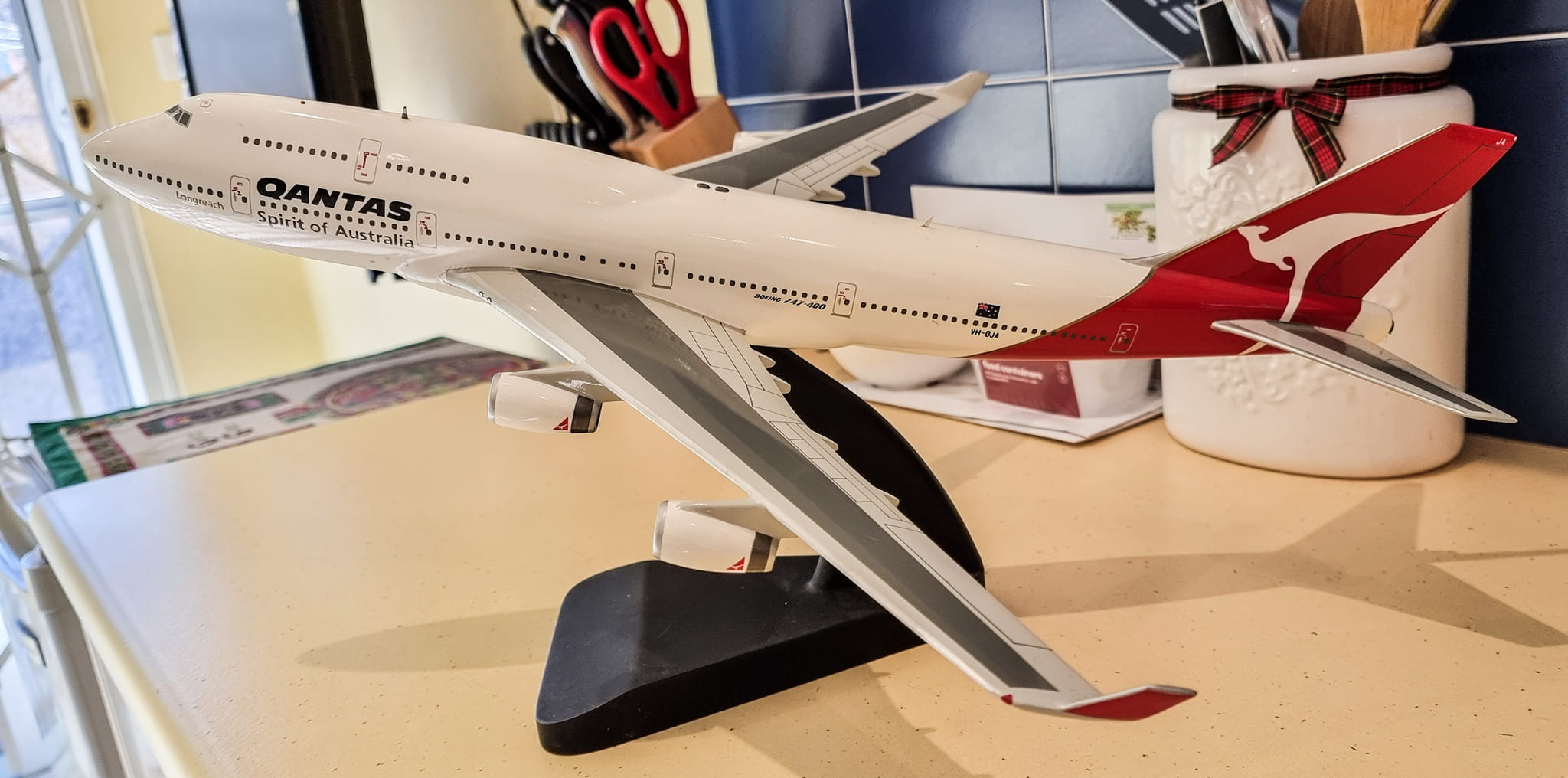 Modellino Aereo QANTAS Airways Boeing 747-400, Tipo Snap-fit, Usato Ma In Buono Stato
