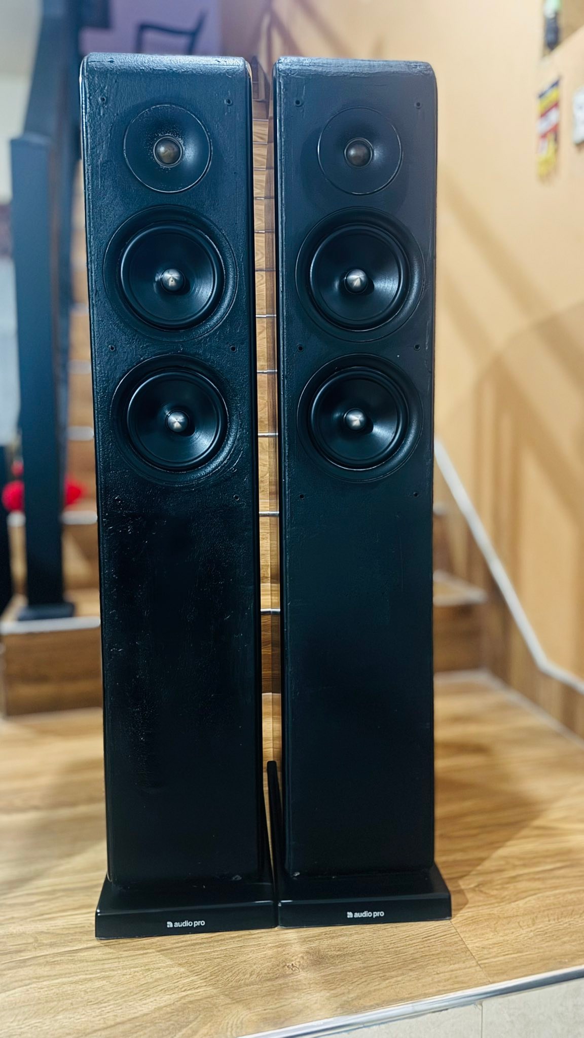Good condition Audio Pro Avanto FS-20 Floorstanding Speaker. 5.25