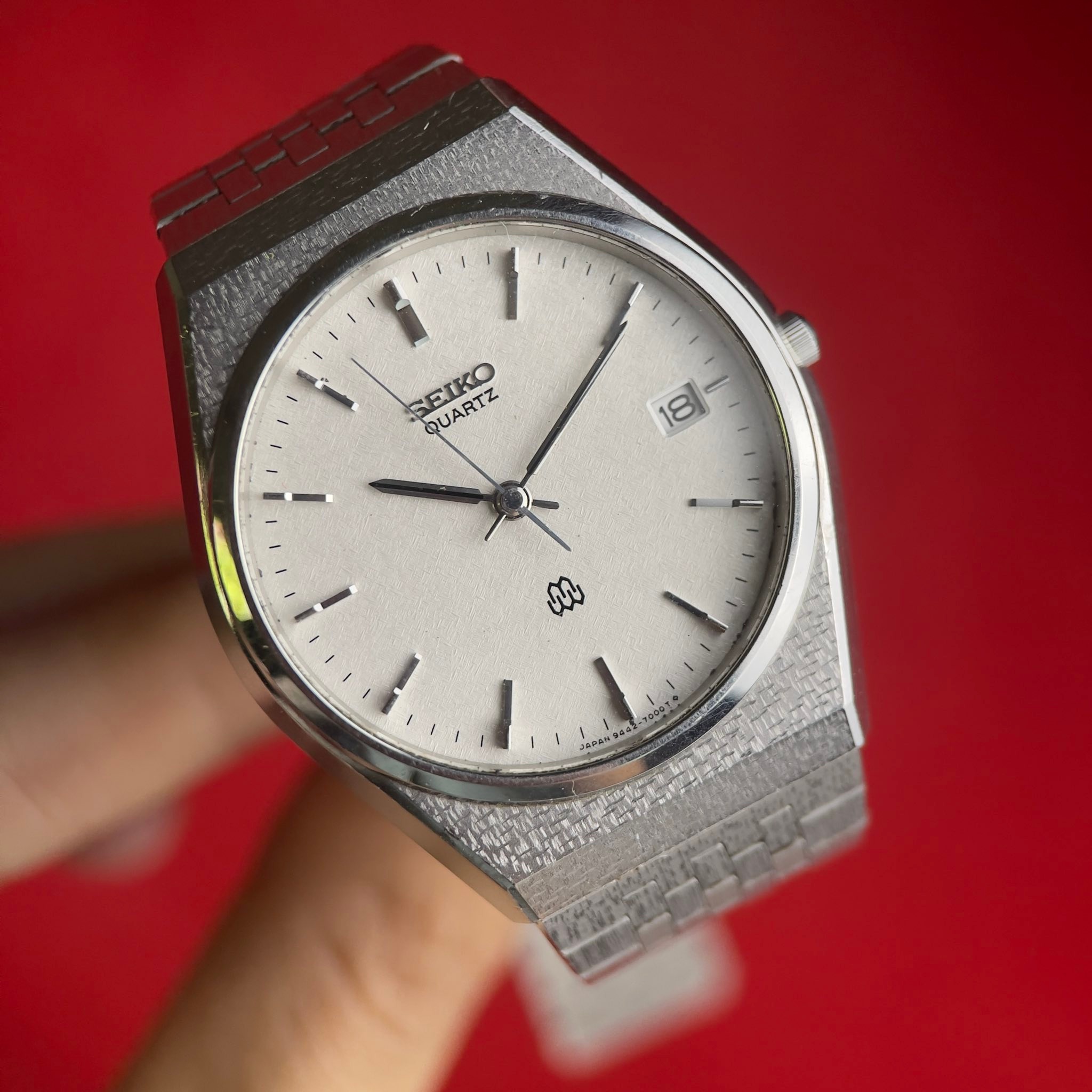 Sei-ko Twin Quartz 9442-7000 Caliber 9442 (17 Jewels – loại hiếm