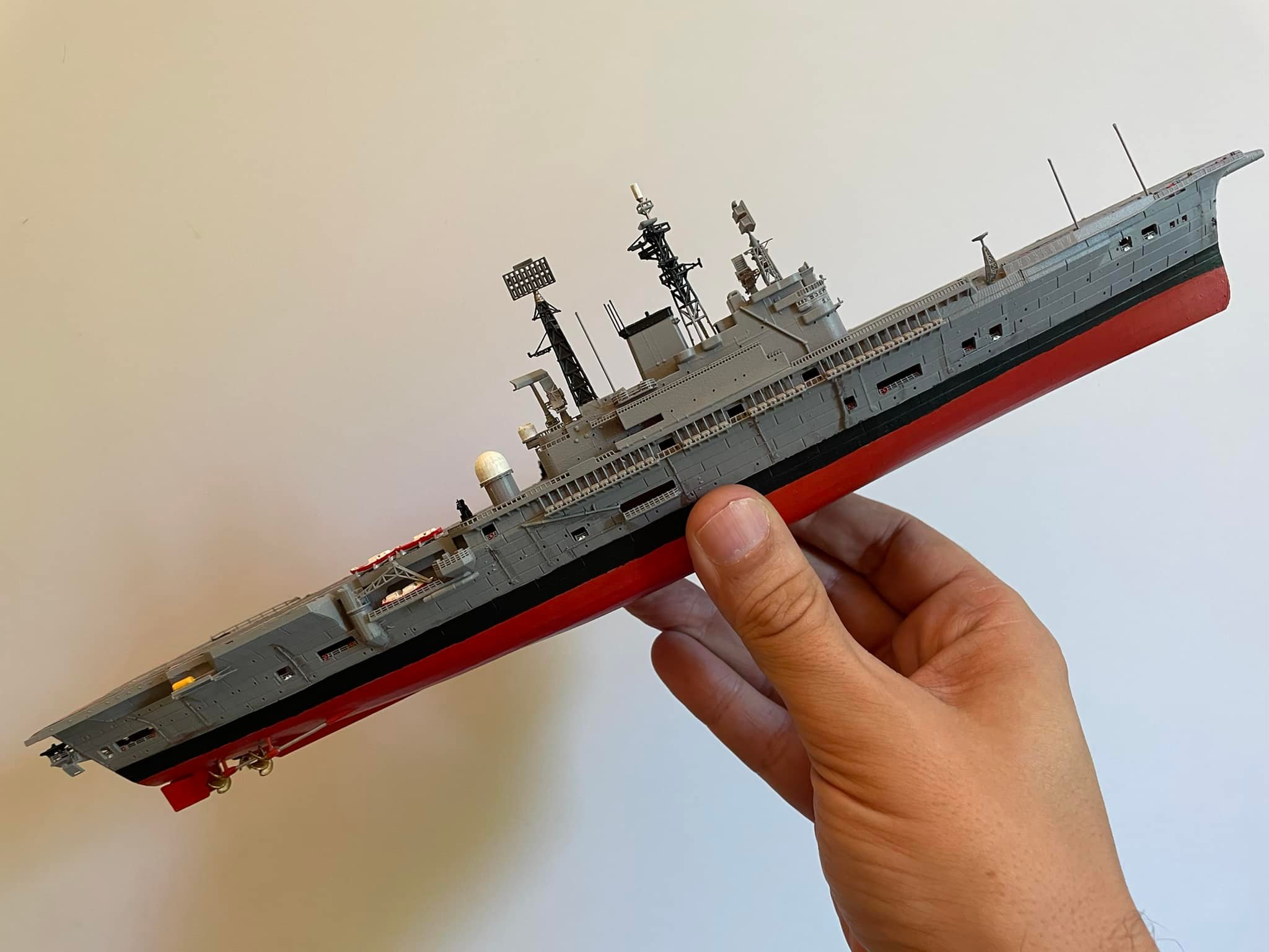 1/700 HMS Ark Royal, 1975… missing the fleet air arm…. Waiting