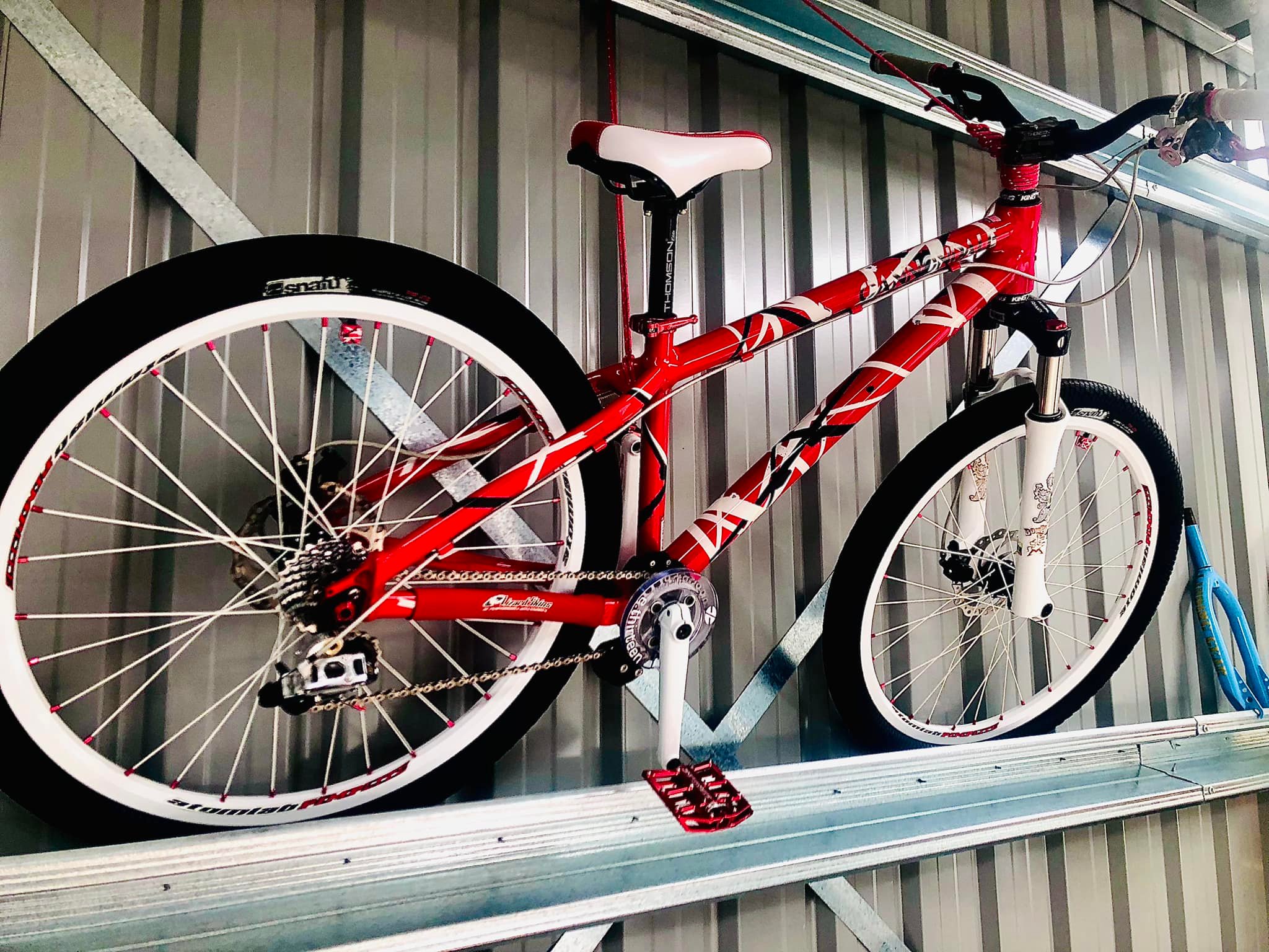 2009 Cannondale Chase bike with 100mm Lefty DLR
