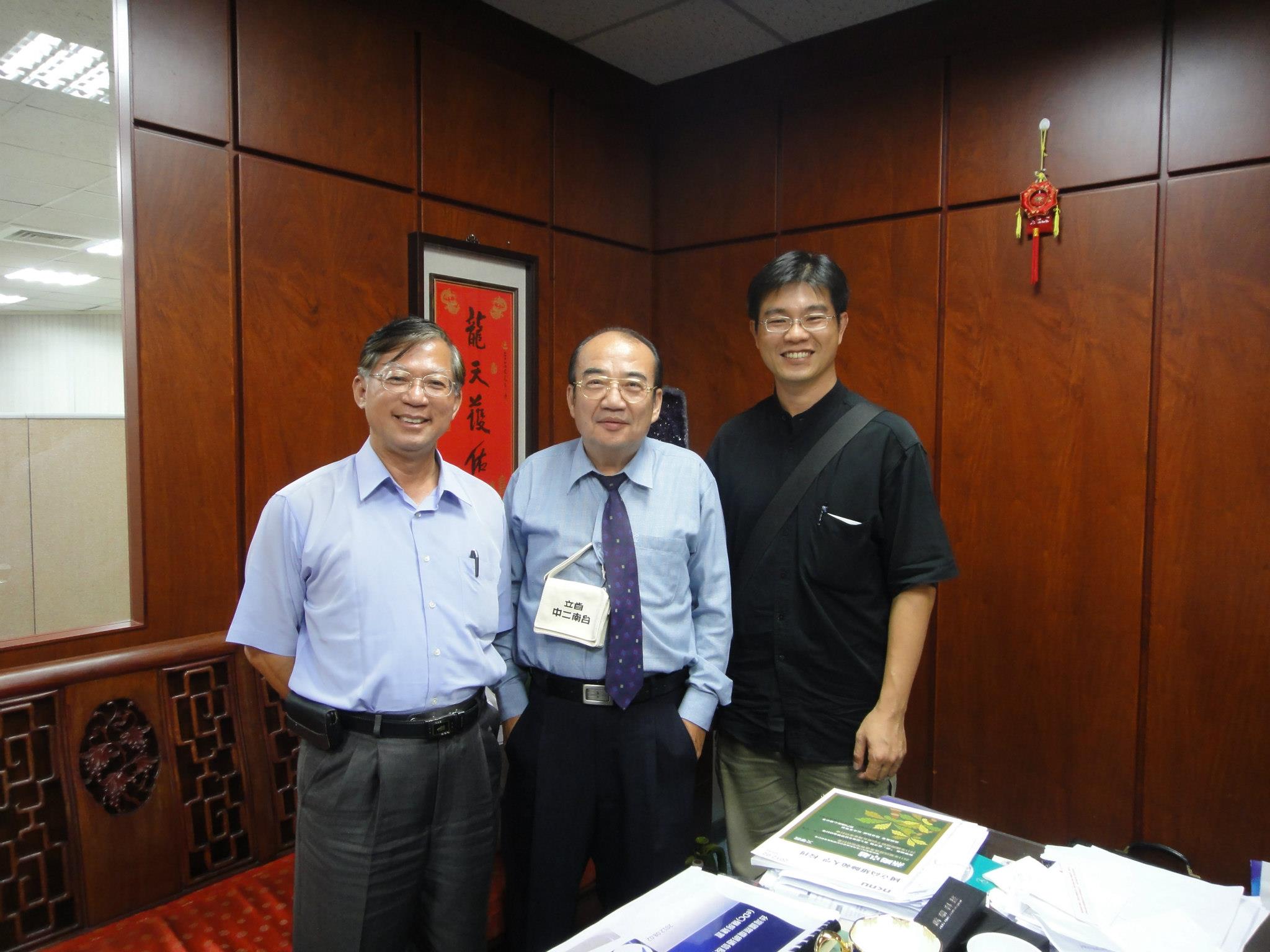 臺南二中校友總會 拜訪麟瑞科技董事長陳文瑞學長 中 陳文瑞學長 59畢校友 Facebook