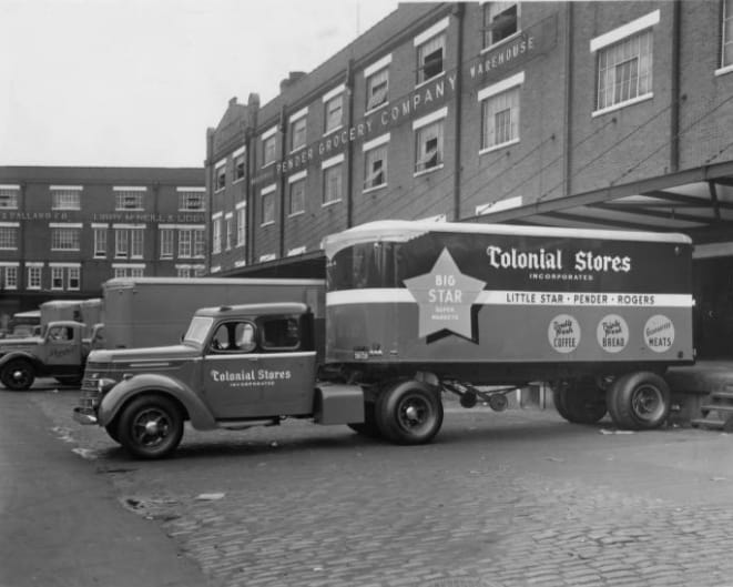 I grew up in NORFOLK! | 1942....several trucks of the Colonial Store ...