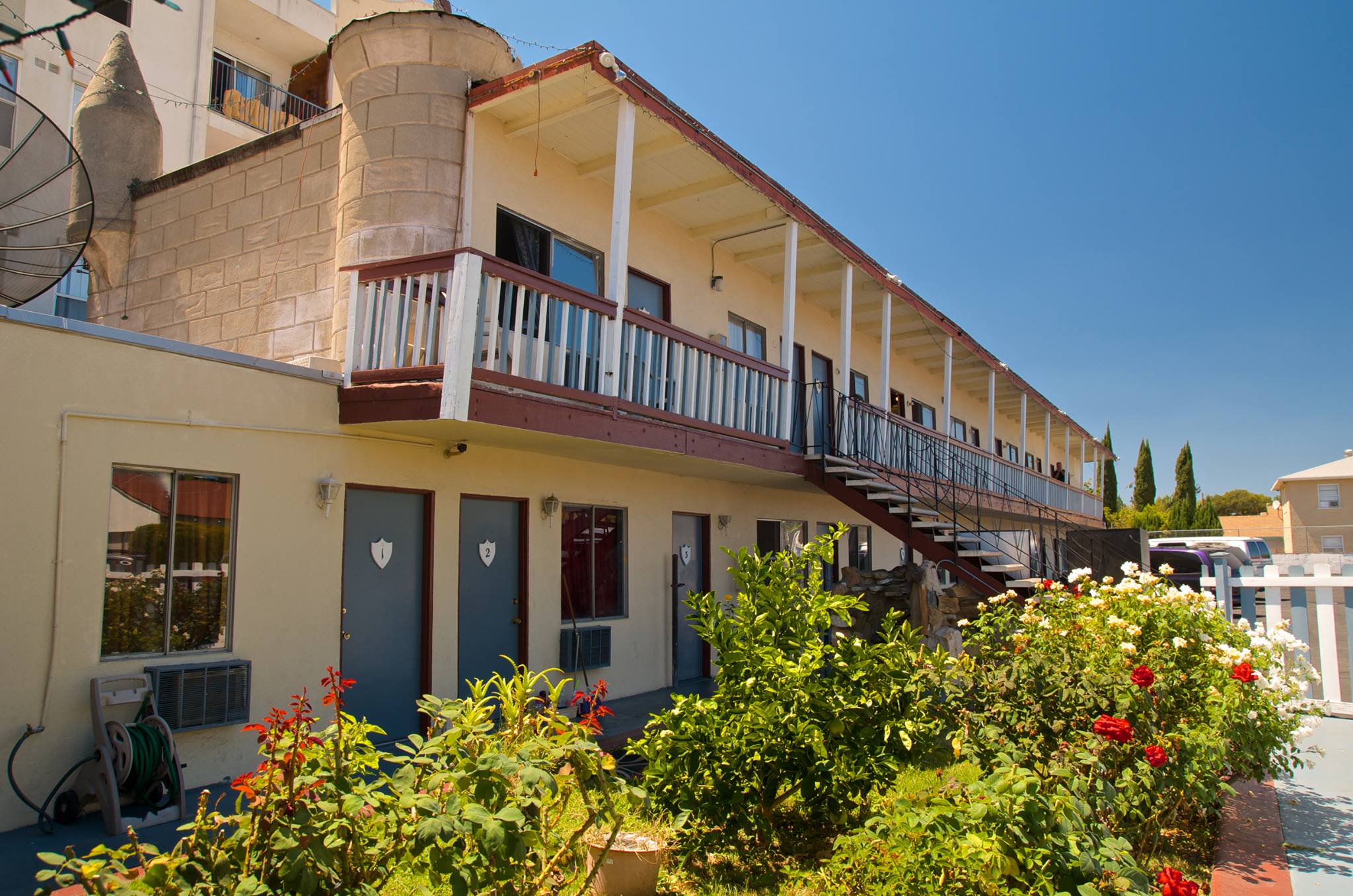 Good Knight Inn Motel | Los Angeles CA