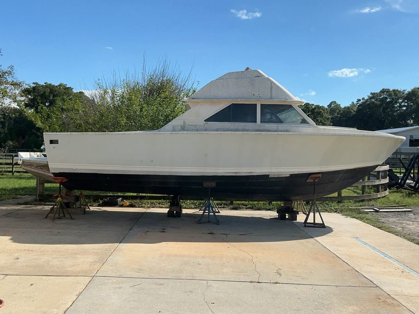 1982 Bertram 28 w/ Outboard Bracket - Boats - Baker, Florida | Facebook ...