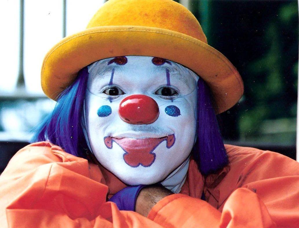 Ripper the chainsaw clown... - Ripper the chainsaw clown