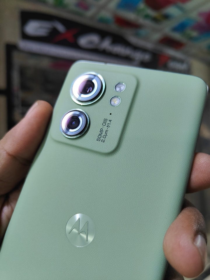 Motorola Edge 40 5G | Green | Pre-Owned Fresh Condition RAM - 8GB 