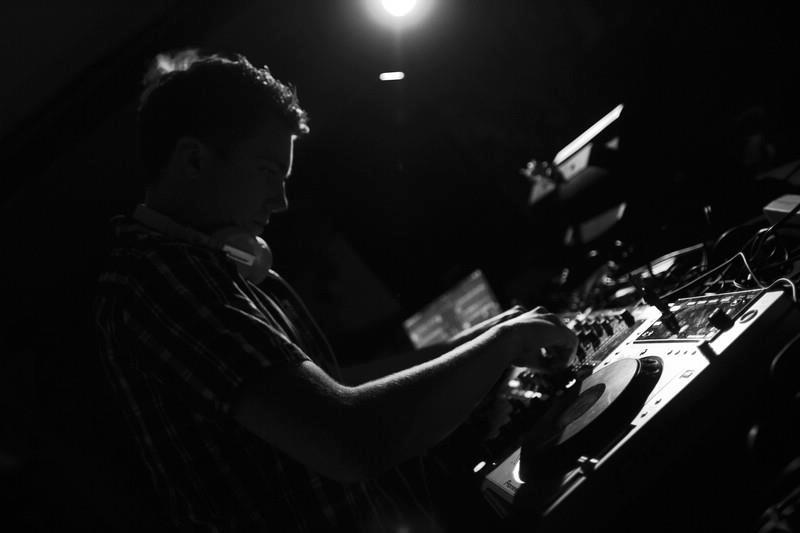 DJ H2O2