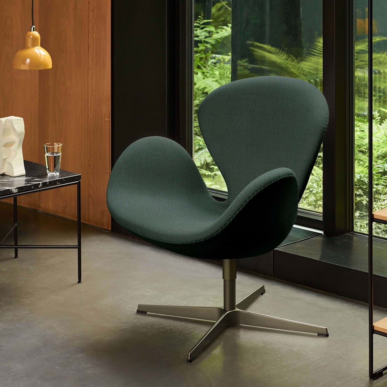 designaholic.mx - Diseñada por Arne Jacobsen en 1958 para...