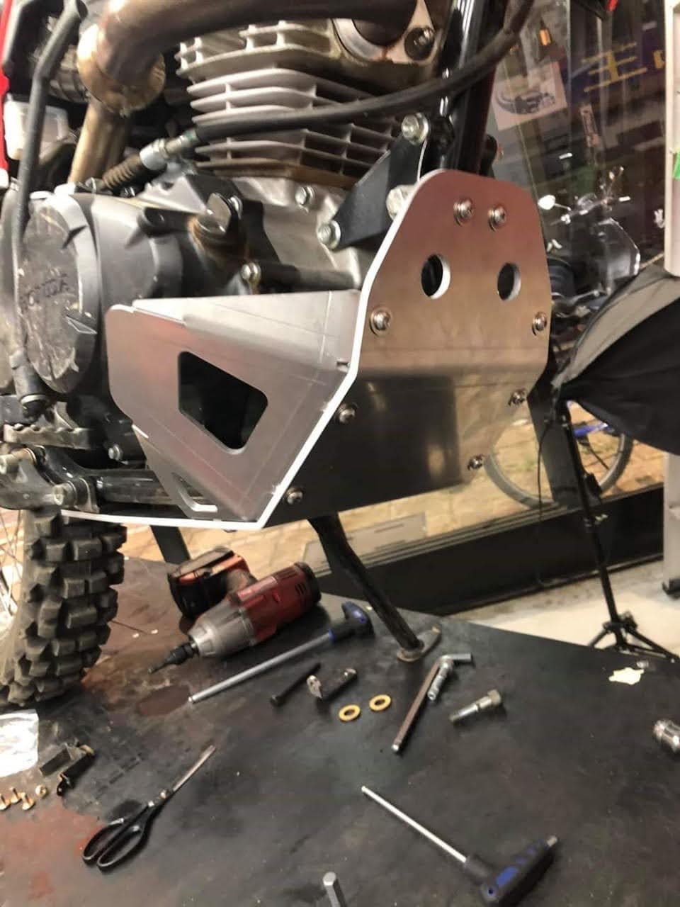 阿福福利社 Crf150l 下護板現貨4800一組 Facebook
