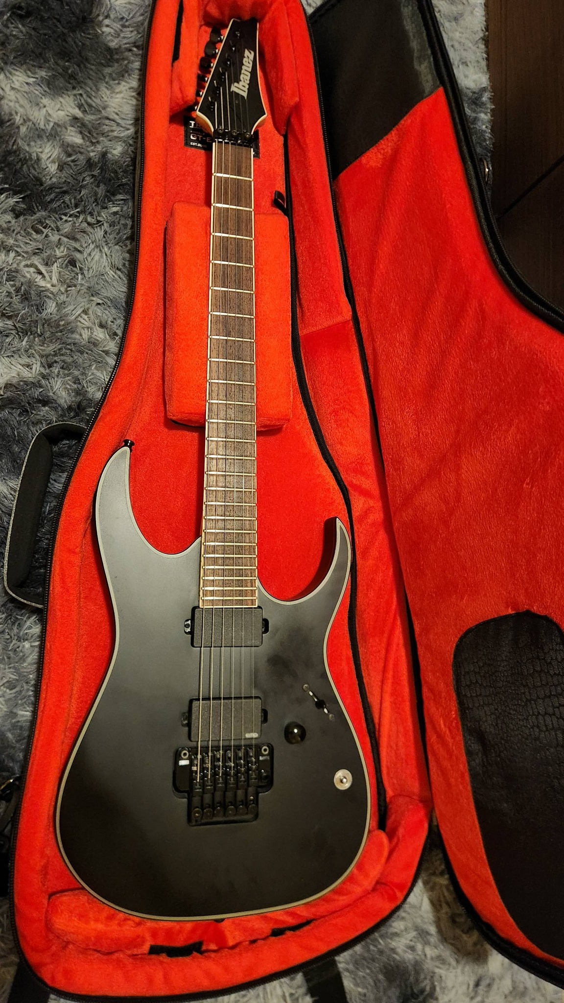 ibanez iron label RGIR30BE- BkF. (indo) + gig bag. 870$.
