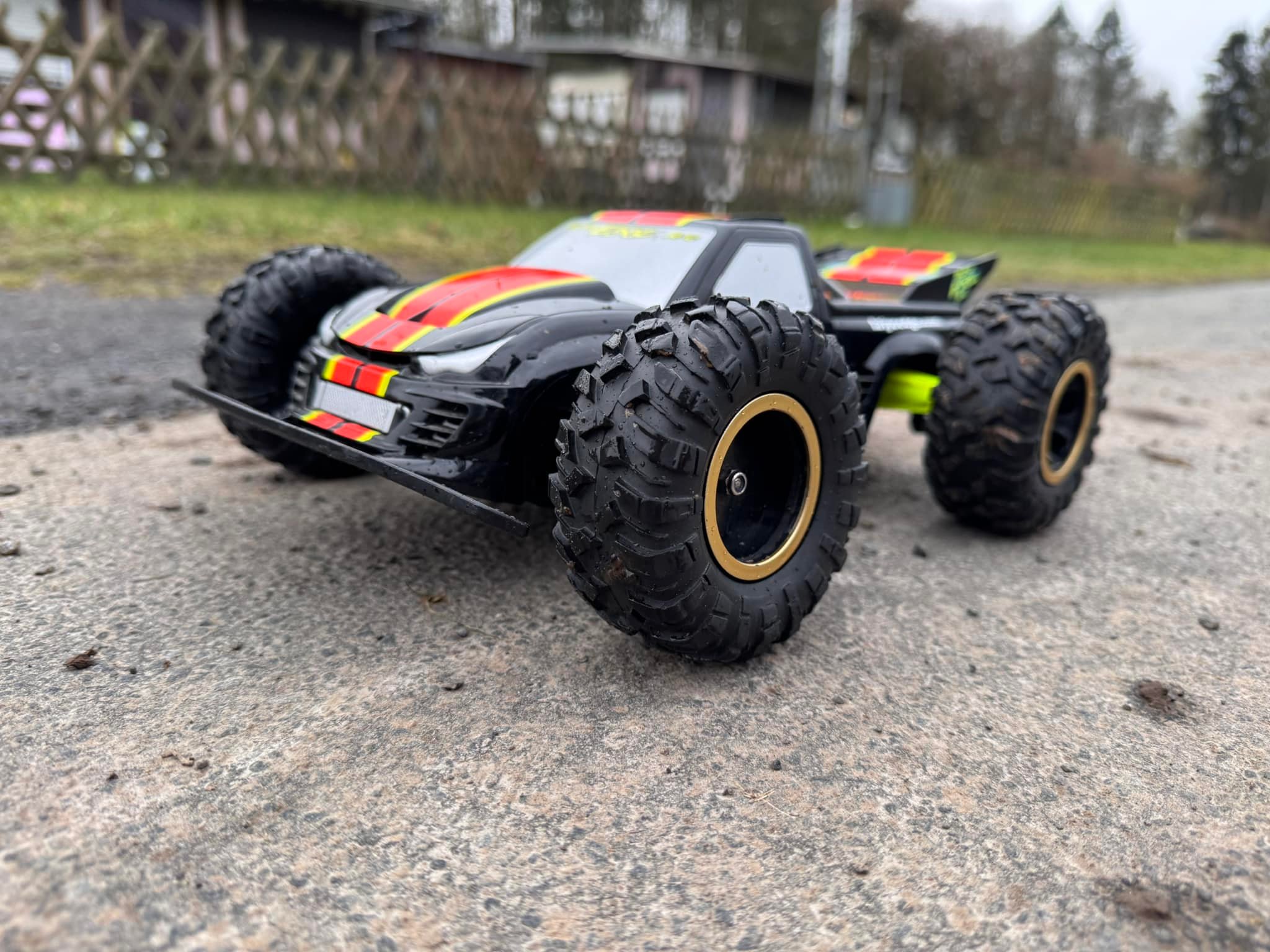 I got my Taiyo Edge Mutator an update. The old rims are too hard 