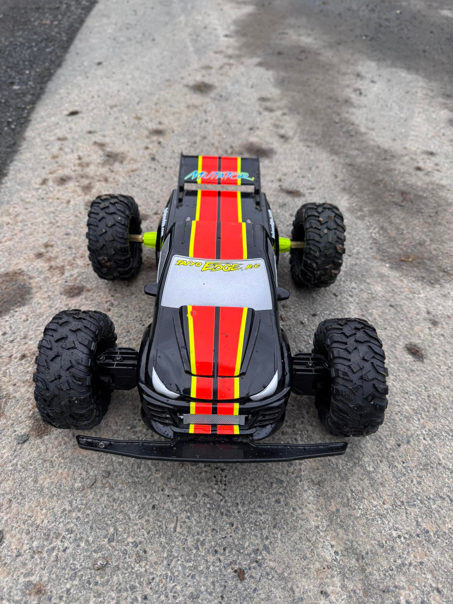 I got my Taiyo Edge Mutator an update. The old rims are too hard 