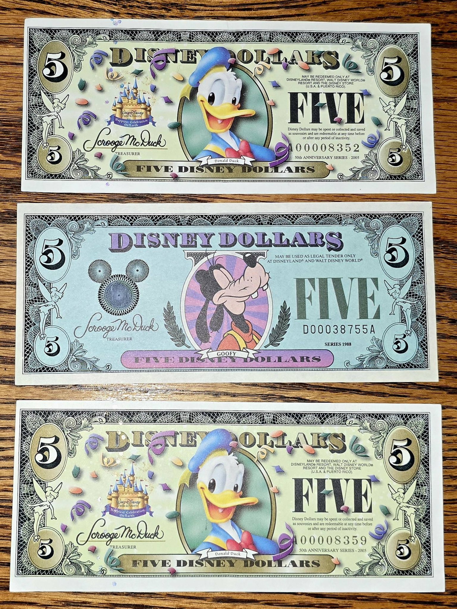Disney Dollars 1988年シリーズ 3枚セット 3. 1988 Disney Dollars with TWO Consecutive Serial Numbers. No