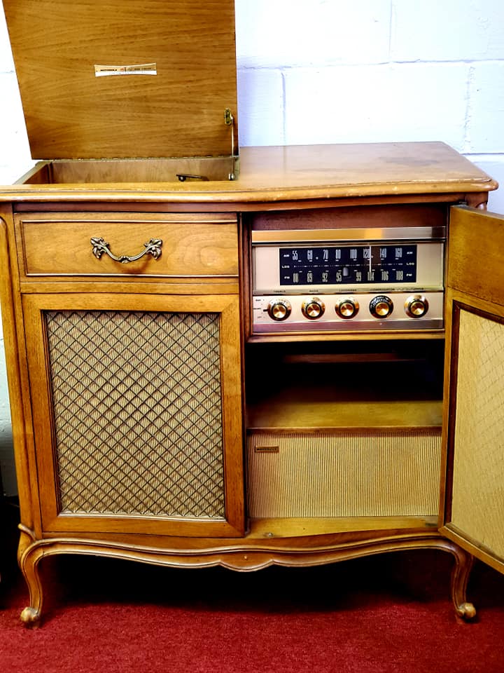 1960 MOTOROLA FLOOR MODEL CONSOLE... - Wooster Vintage Audio