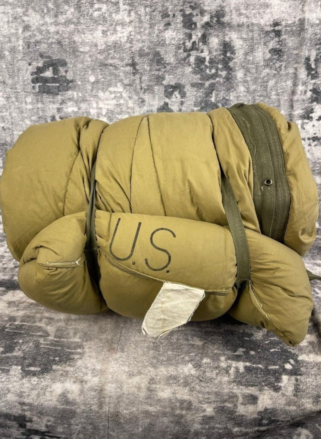 Description: Selling a genuine vintage US Military M-1949 Mountain