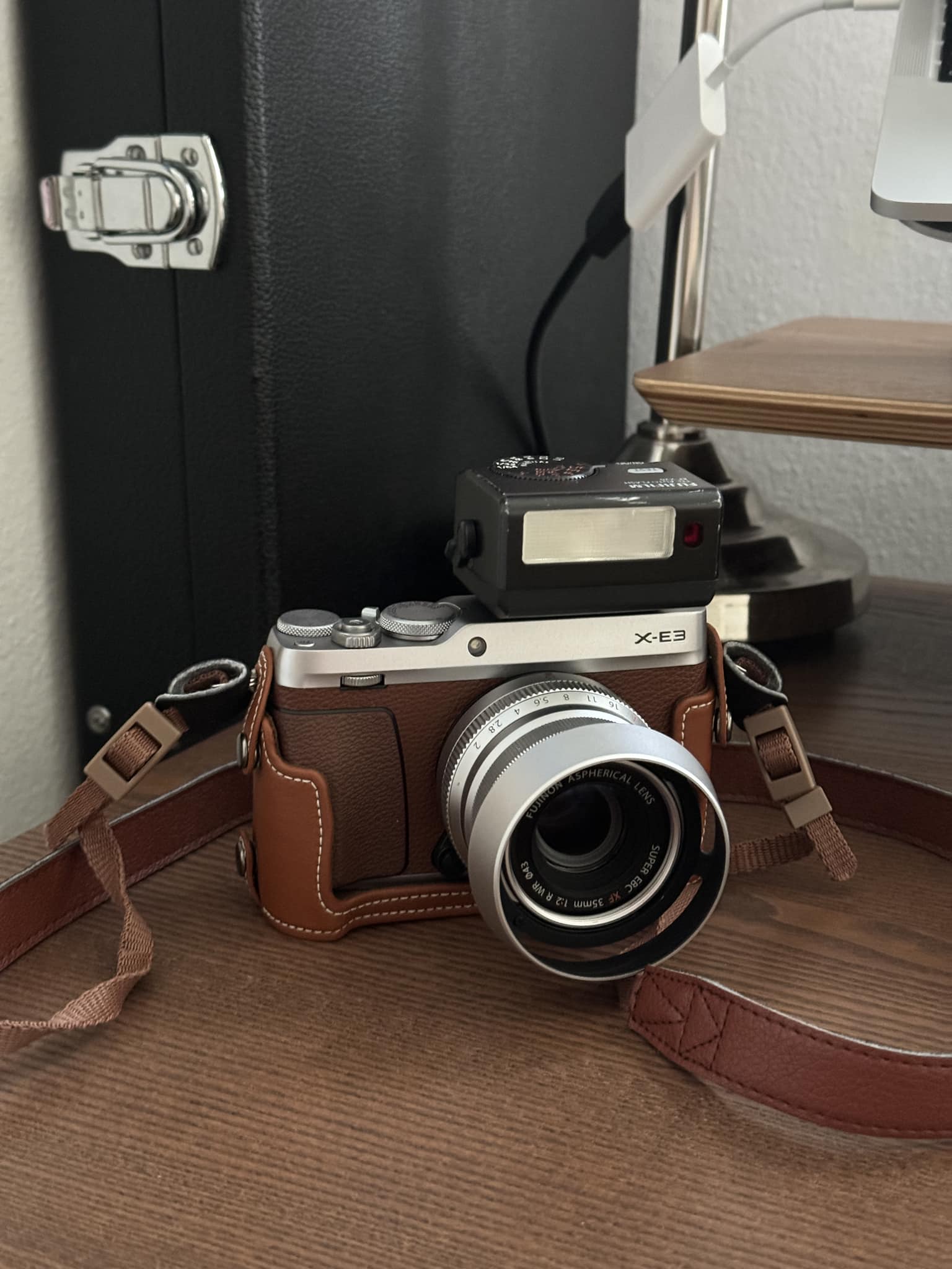 Hi 👋 here's my lovely x-e3 with the ef-x20 flash.