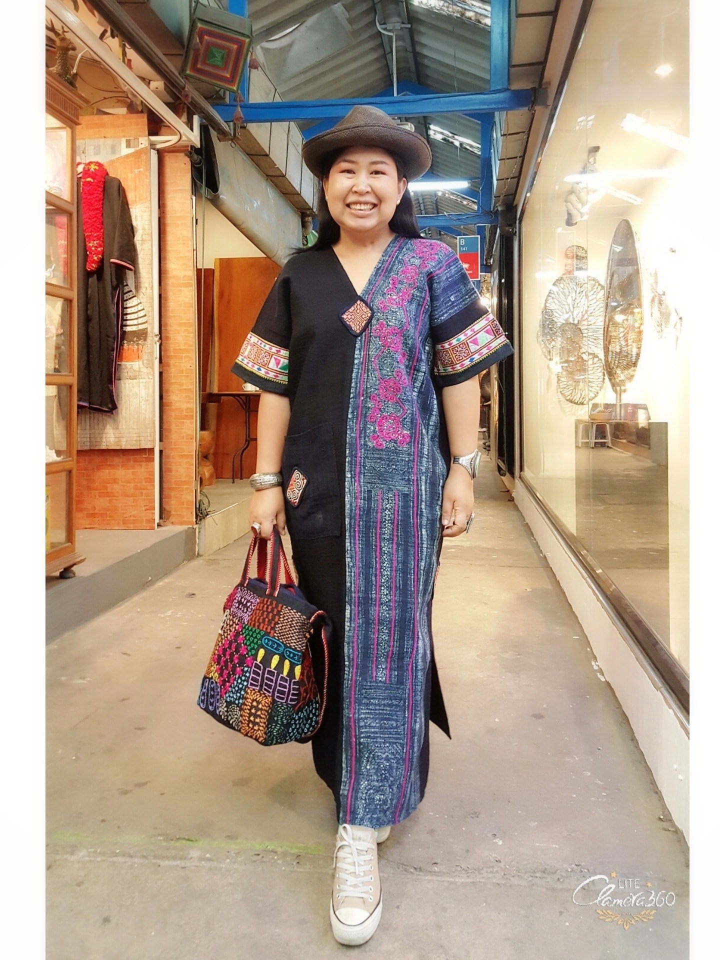 เดรสยาวทรงกะเหรี่ยง ผ้าใยกัญชงทอมือย้อมคราม สลับ ด้วยผ้าใยกัญชง เขียน ...