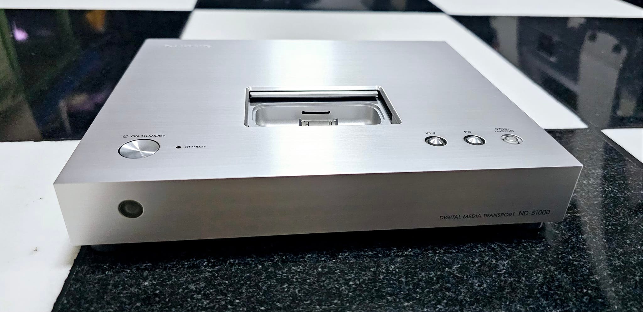 Onkyo digital media transport ND-S1000 for iPod/iPhone