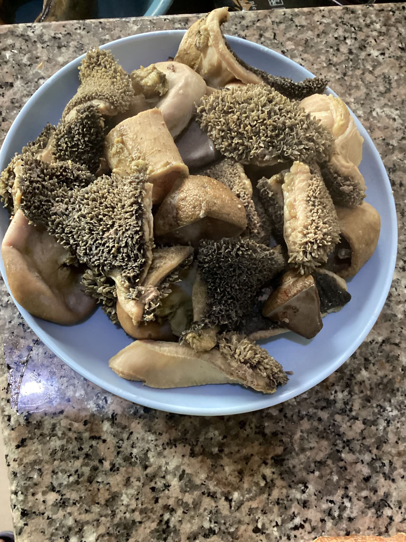Hello my beautiful women. Let's cook cow intestines (Offals)