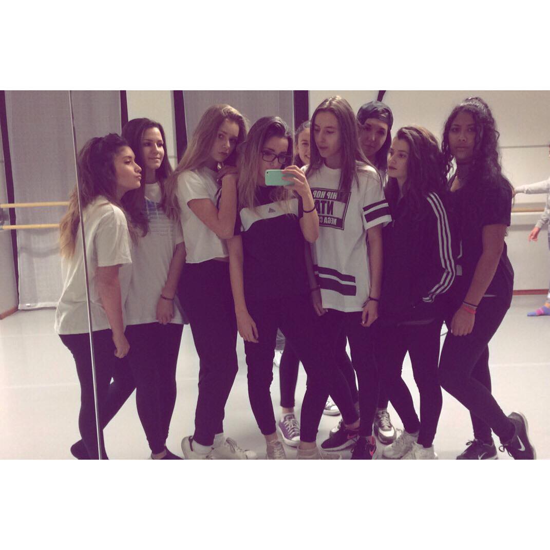 BLACK ROSES CREW