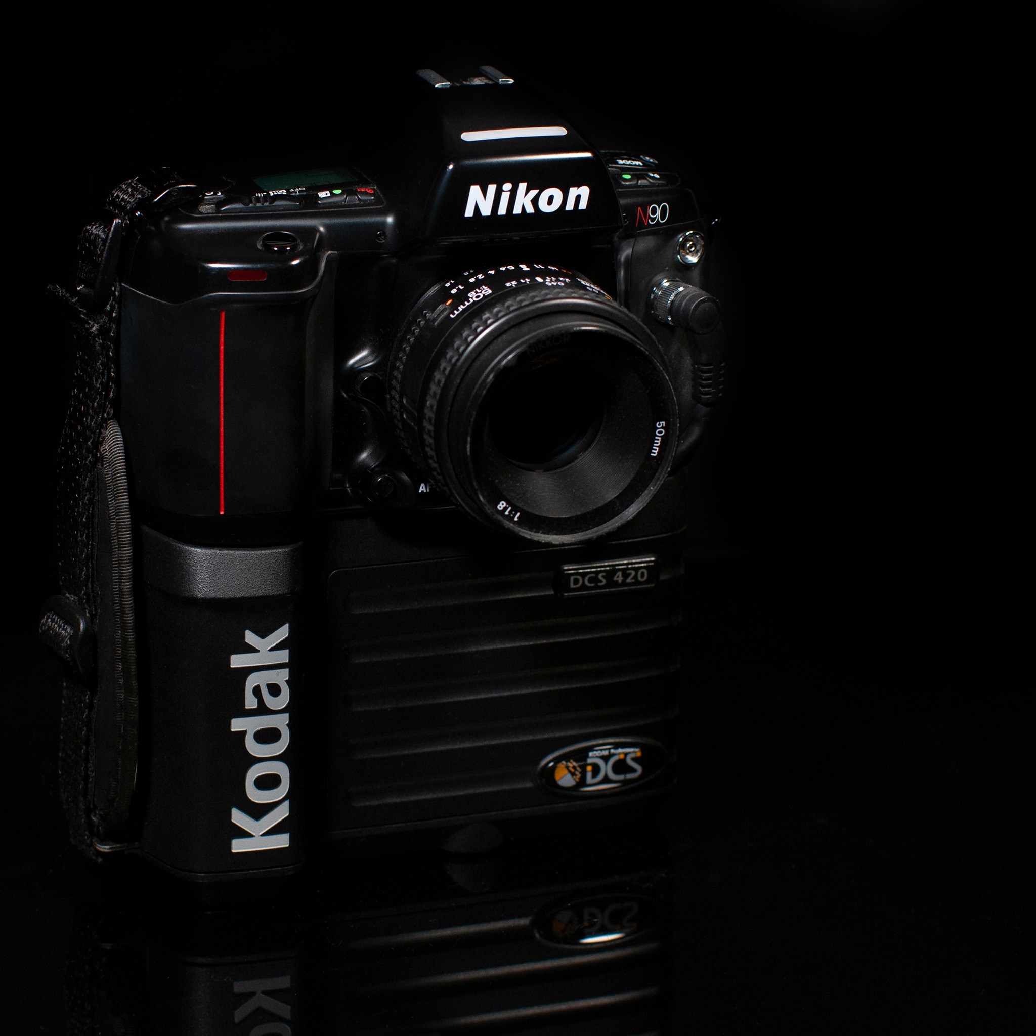 Kodak DCS 420 1.5 MP digital camera based on Nikon N90 body