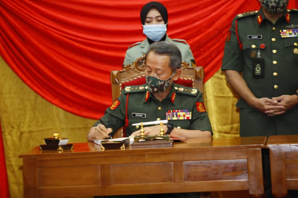 MEJAR JENERAL DATO’ HAJI REDUAN... - Tentera Darat Malaysia | Facebook