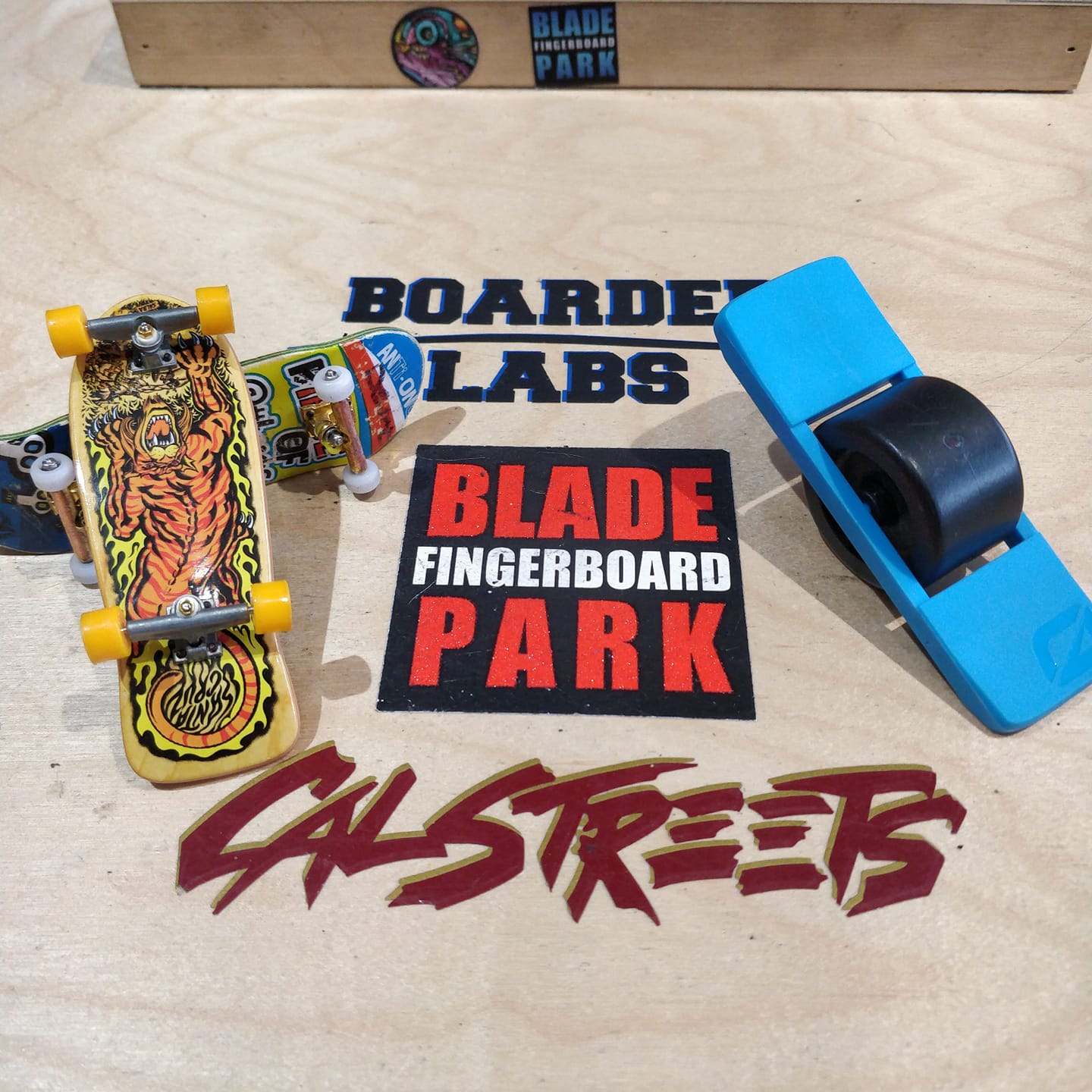Hmmm.....Onewheel Mini Kit? Santa... - Blade Fingerboard Park | Facebook