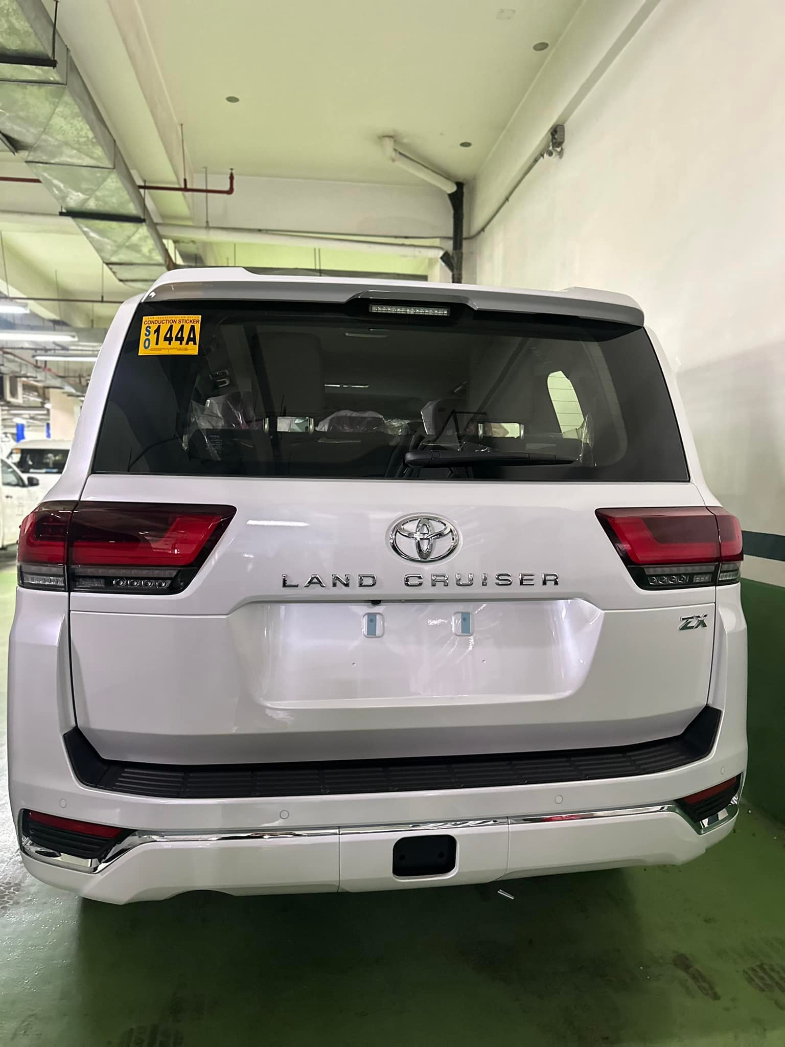 Hiii everyone available LC300 & ALPHARD, OPEN FOR CASH AND BANK