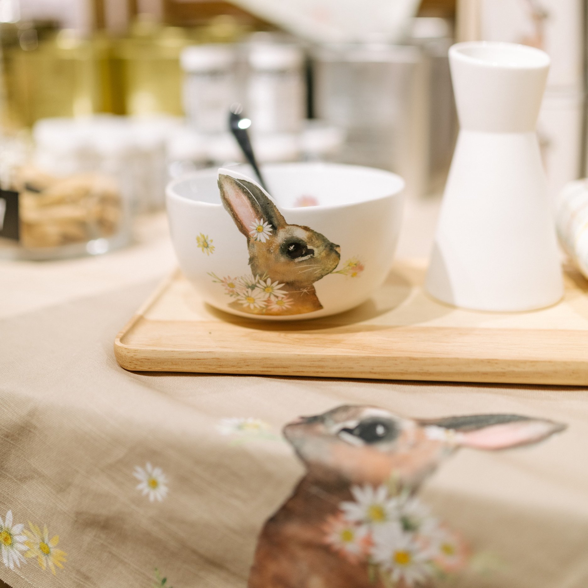 Von Deko kann man einfach nicht genug haben 🙃! Bei Depot findet Ihr eine große Auswahl an Hasen, Ostereier und Ostergeschirr 🐰🐣 Einfach unter meet. depot-online.com einen Termin buchen und vorbei komme