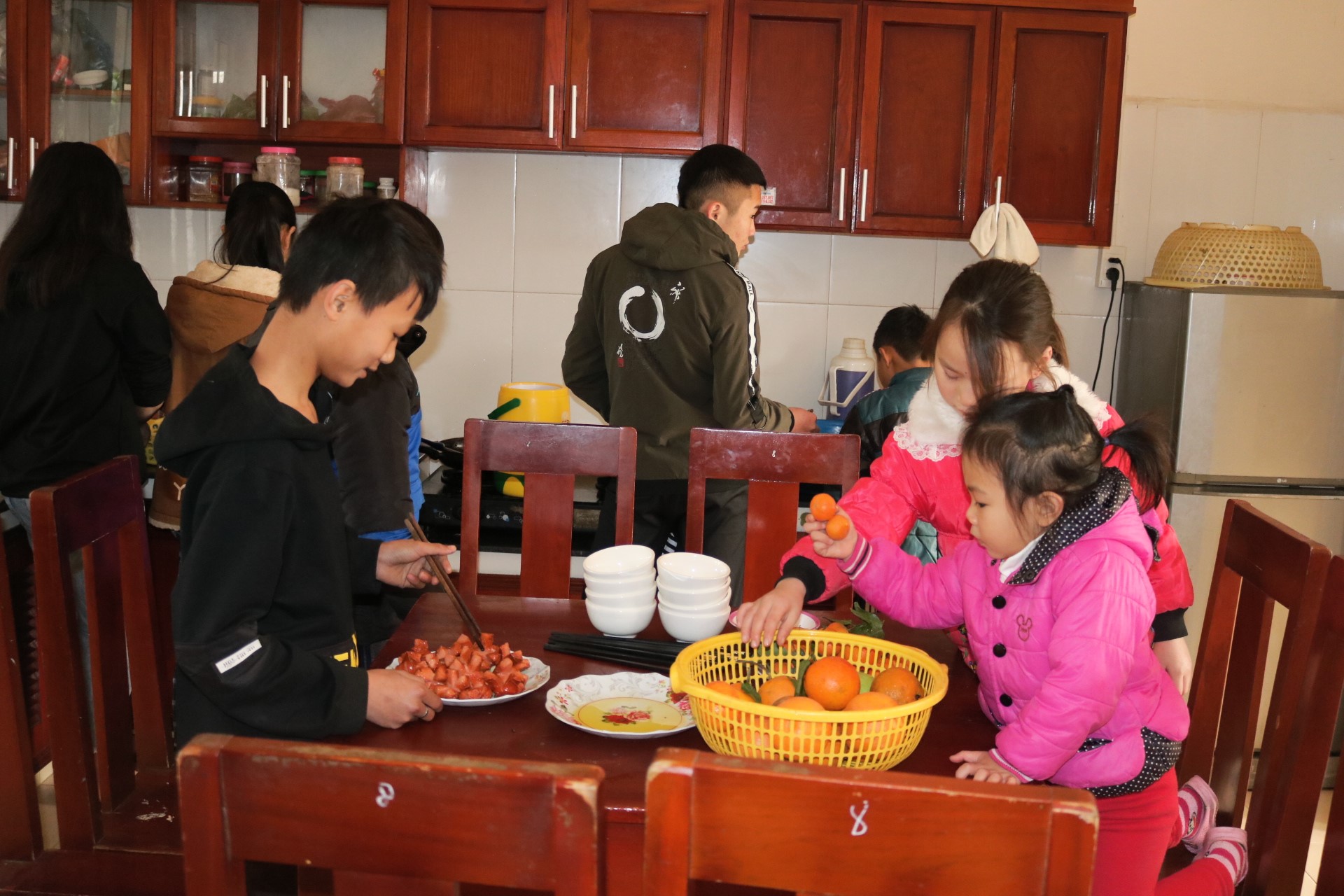 Tết trọn vẹn ♥ “Khi còn ở quê, em chưa bao giờ được đi chợ Tết”, “Nhà ...