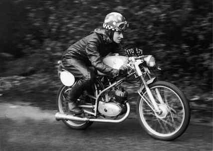 Foxy Riders - 🇵🇹 Beryl Swain: a primeira mulher a competir... | Facebook