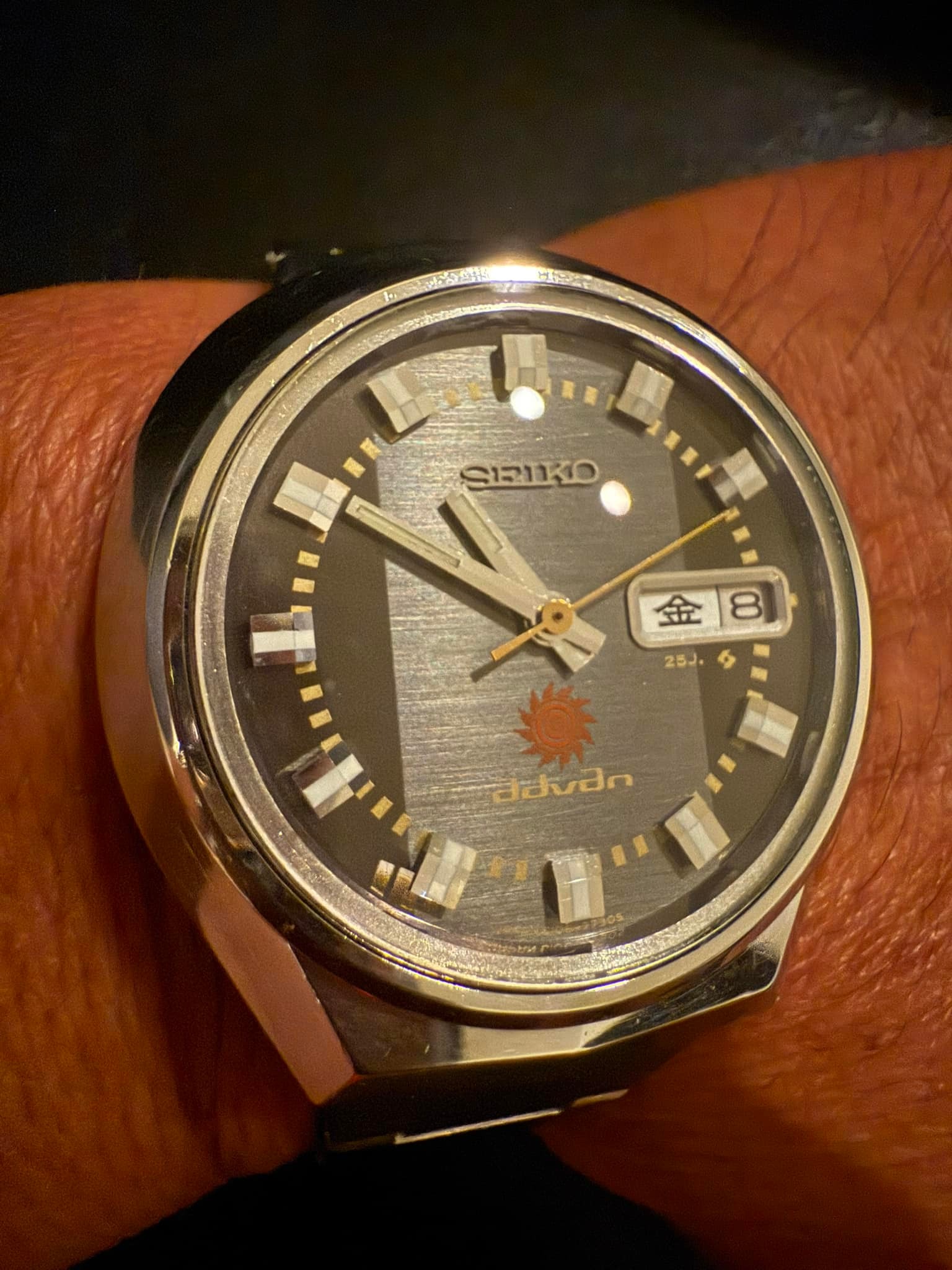 Special horseshoe shaped case? 1972 SEIKO Advan 6106-7560 ???