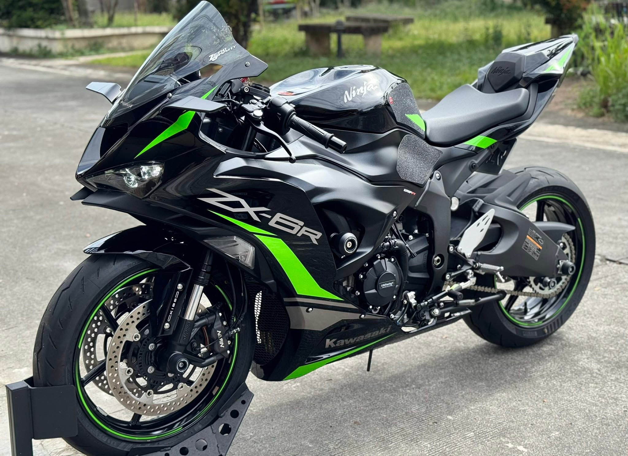 【タンゴ】　ブラックプロジェクト 2025 Kawasaki ZX-6R for sale with 80k upgrades