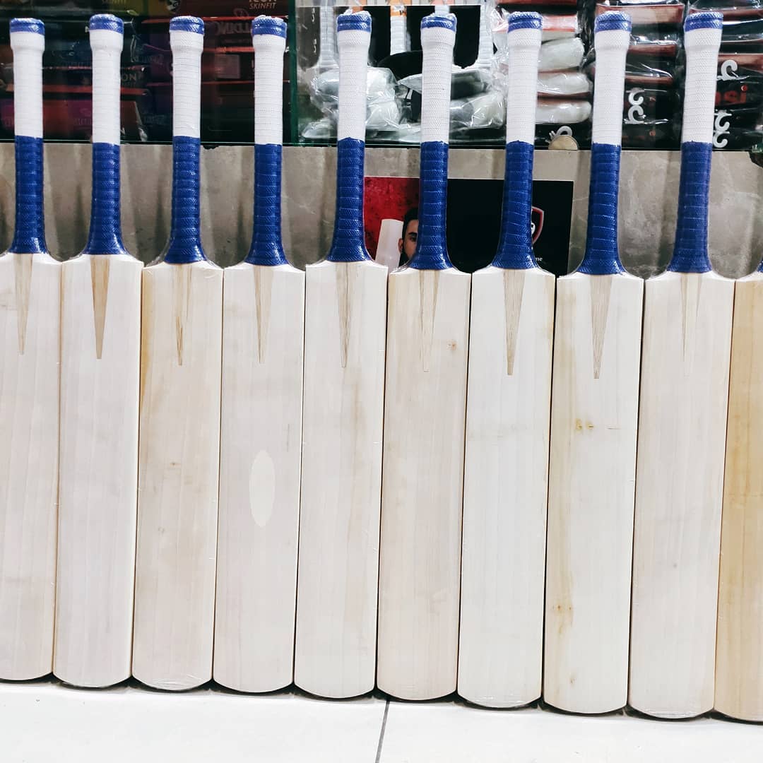 Plain Custom Bats Full Profile back... - sportsbazzar.com | Facebook