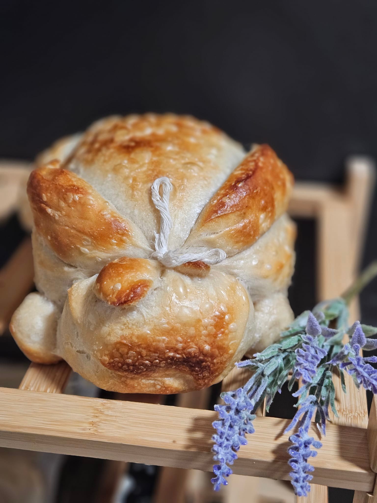 The bread is out! Thank you, everyone 🍞💖 #usagyuuun #うさ