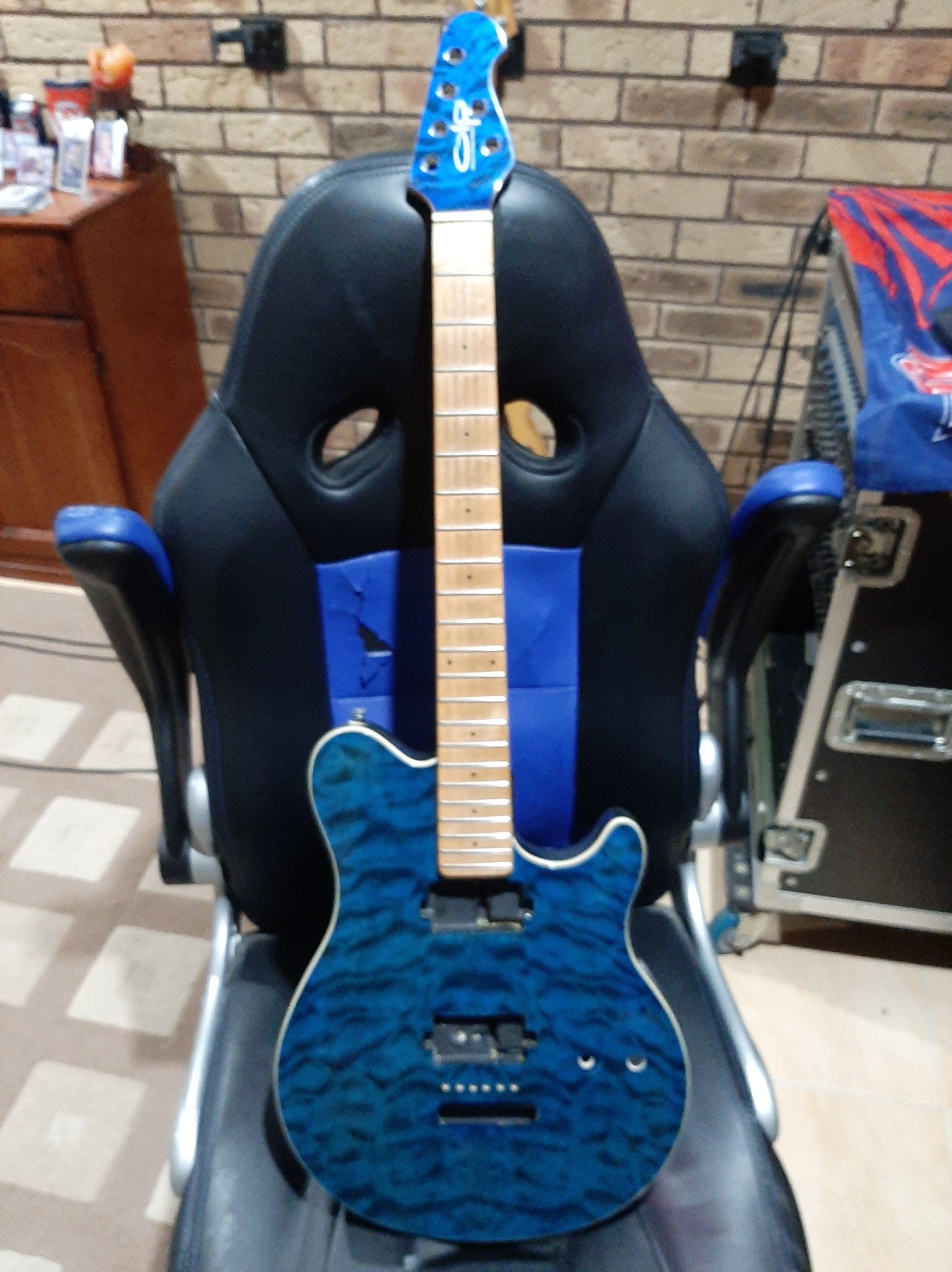 EVH Wolfgang Special modded with Bare Knuckle 'The Mule' pickups
