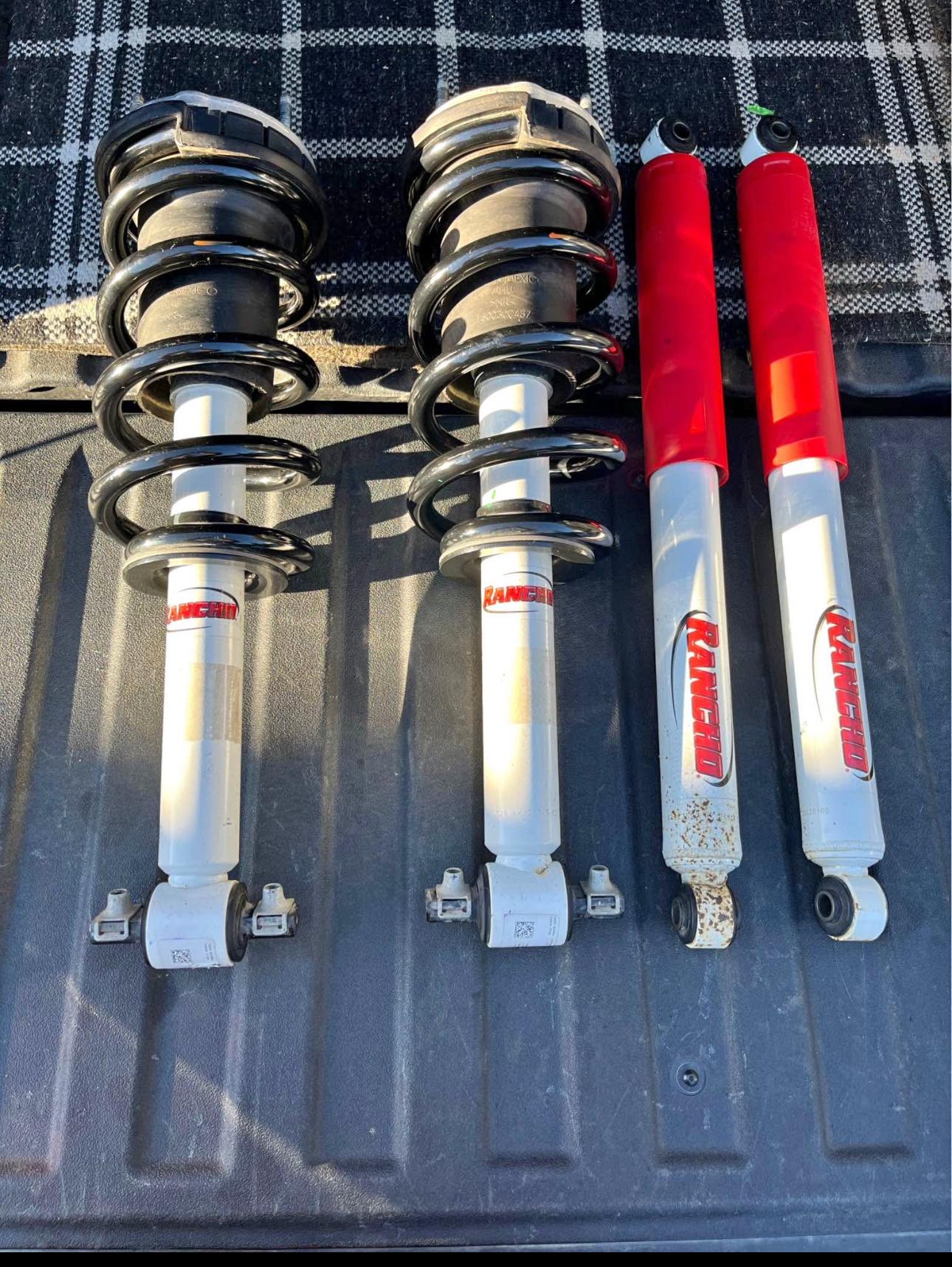 2 Rear Shock Absorbers – Fit Chevrolet Silverado & GMC Sierra 2WD – Drive Tech America – Direct Replacement
